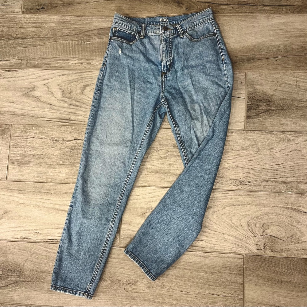 Urban Outfitters mom jeans